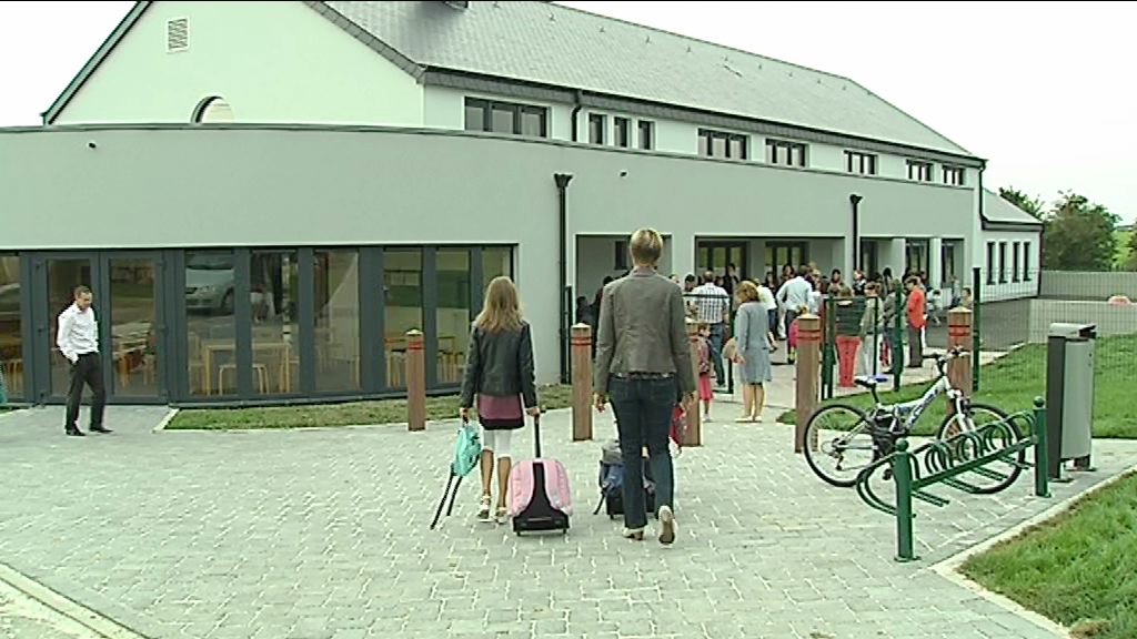 Vaus-sur-Sûre : nouvelle école à Rosières