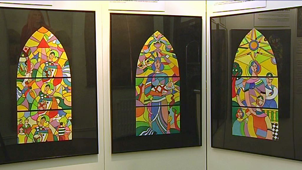 Marche : des vitraux Willoos au Monument.