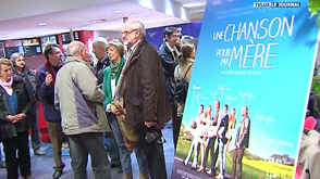 Libramont : Les figurants découvrent « Une chanson pour ma mère ».