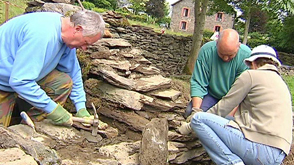 Houffalize : restauration de murs à Tavigny