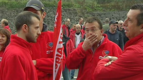 Marche : action anti dumping social devant la prison