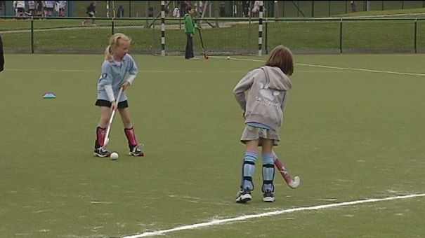Rendeux: initiation au hockey 