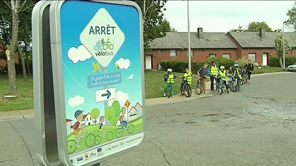 Aye. En vélobus pour se rendre à l'école