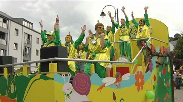 Houffalize. Un carnaval sous le soleil