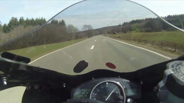 Nassogne. Un motard se filme... à 260 km/h