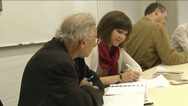 A table, pour améliorer les langues