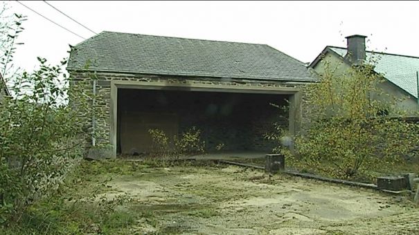 Givry. Le préau transformé en logement de transit