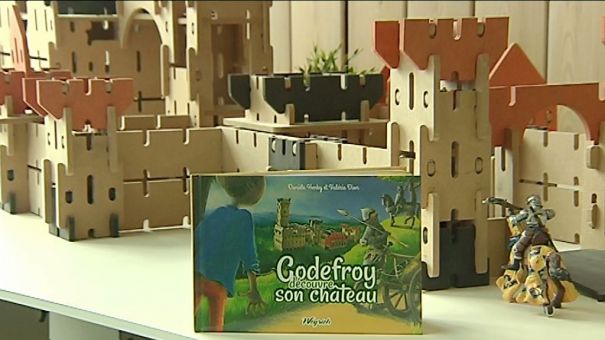 Un livre sur les châteaux en bois d'Ardenne Toys sous le sapin...