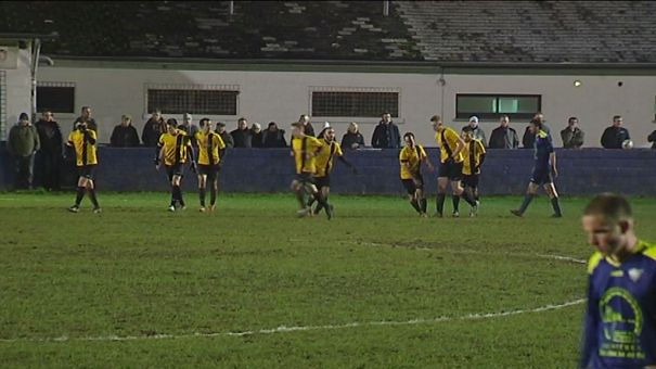 Football : Roy - Waha (PE)