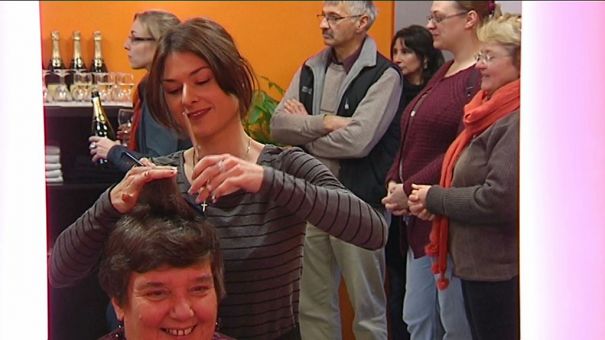 Arlon : salon de coiffure et espace informatique du CPAS