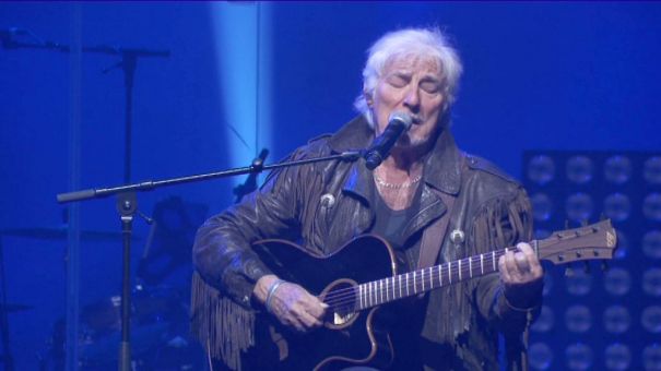 6000 fans pour acclamer les anciennes stars