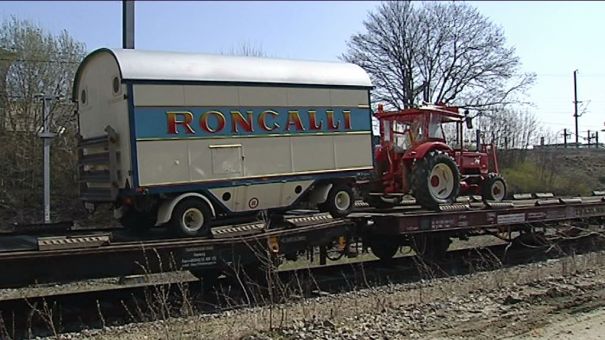 Arrivée en train pour le cirque Roncalli
