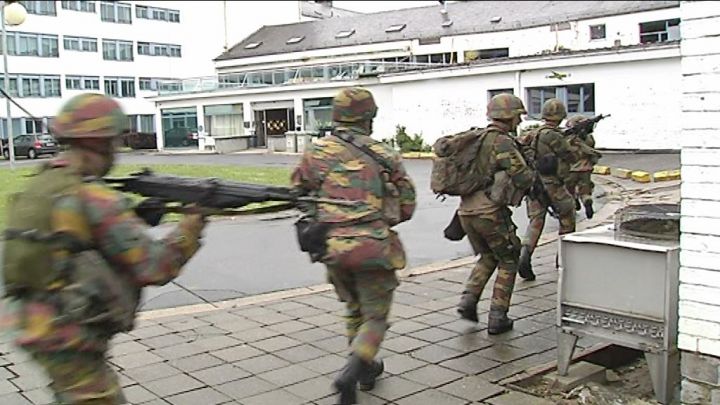 Les Lanciers prennent l'hôpital d'assaut