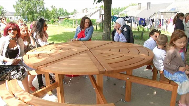 Des tables pour converser en toute convivialité