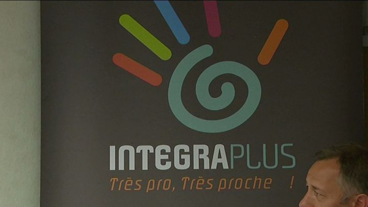 Le ministre Willy Borsus rencontre l'équipe d'Intégra +
