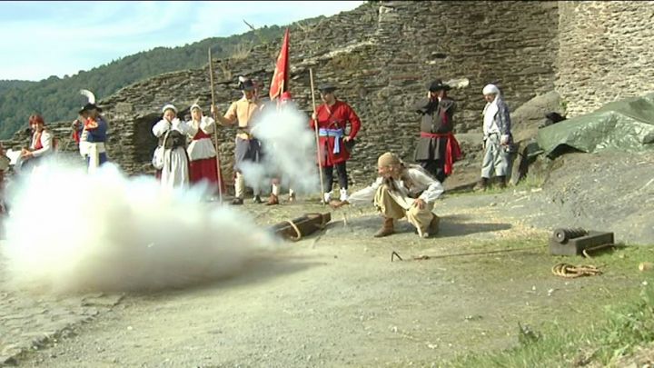 Le château de La Roche pris d'assaut, comme au 17ème 