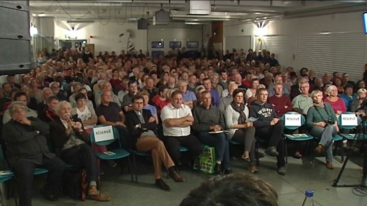 José Bové fait salle comble à Han