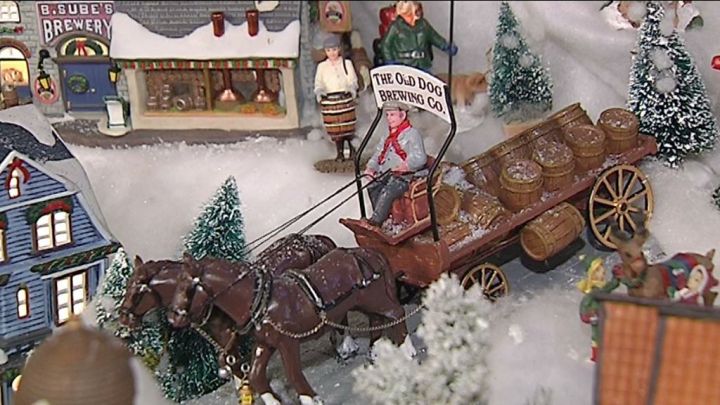 Andrée Duchaine collectionne les maquettes de villages de Noël