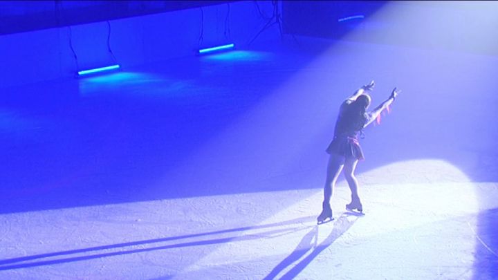 La Reine des glaces, en spectacle sur la patinoire de Bertrix