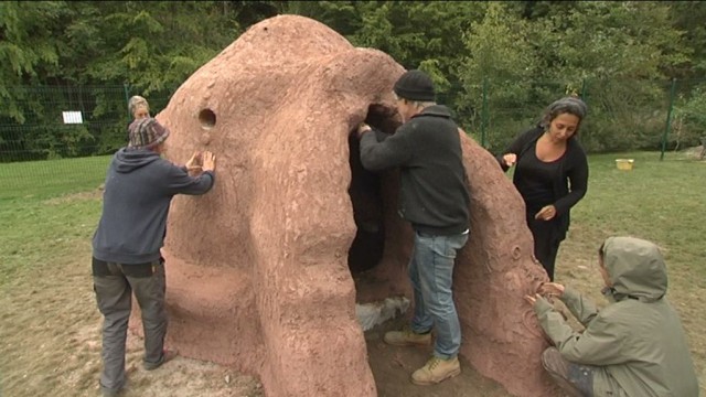 Houffalize: un dôme en terre comme maison?