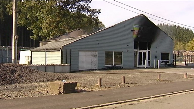 Incendie de l'ancien comptoir cynégétique de Bande