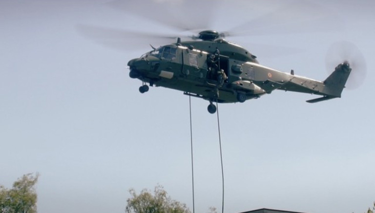 Opération "Black Blade" : des hélicos armés dans notre ciel !