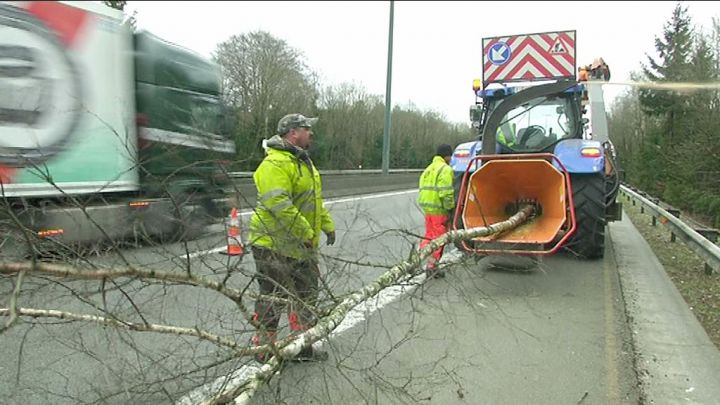 Gazelle 2016 :  Theis entretient nos autoroutes... En dépit du danger !