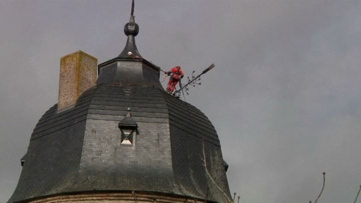 La foudre frappe le château de Lavaux-Sainte-Anne