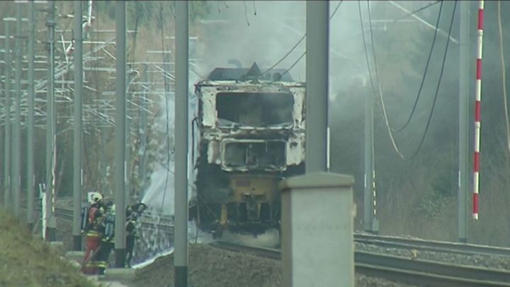 Train de chantier en feu. Circulation coupée sur la 162