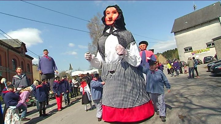 Les géants de sortie à Marbehan