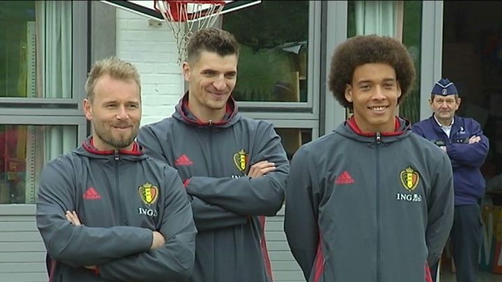 Thomas Meunier et les Diables à l'école de Forrières