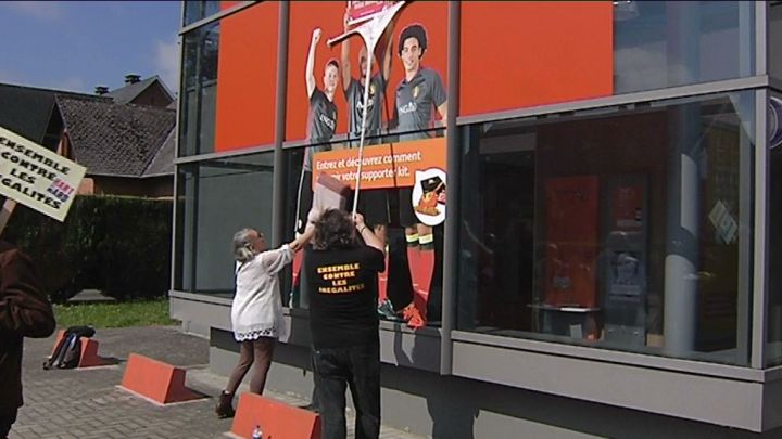 Ils ont nettoyé les vitres dune banque mais pourquoi ?
