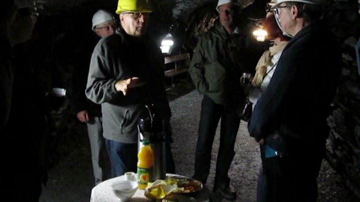 Trop chaud ? Voici une idée pour vous rafraîchir... à 25m sous terre !