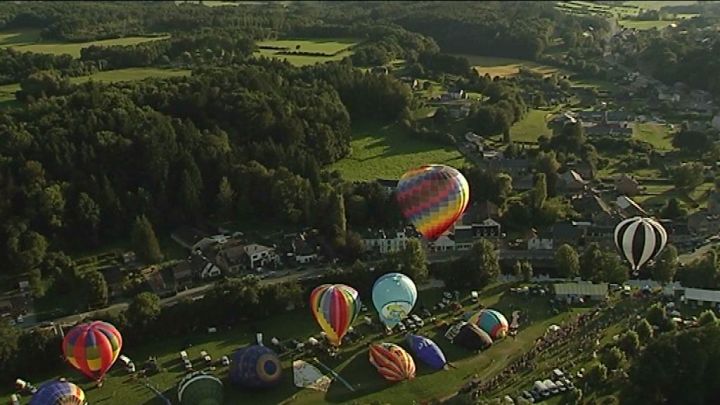 Des montgolfières dans le ciel de Hotton
