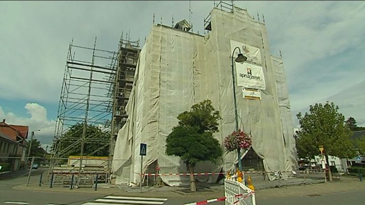 Hôtel de ville de Wellin : des nouvelles peu rassurantes !