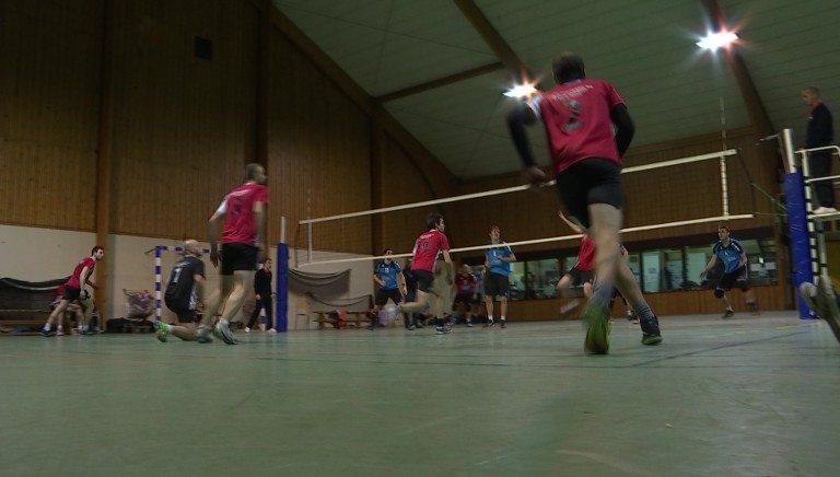 VOLLEY-BALL : Bouillon impitoyable avec les Loups !