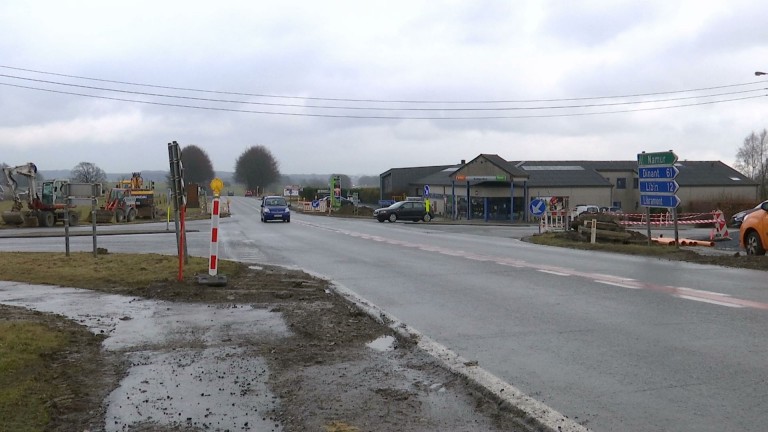 Libramont: un rond-point à Neuvillers