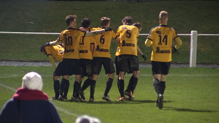 Givry bat Charleroi à 9 contre 11 !