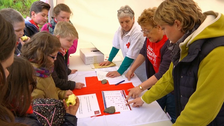Neufchâteau : la Croix-Rouge expliquée aux enfants
