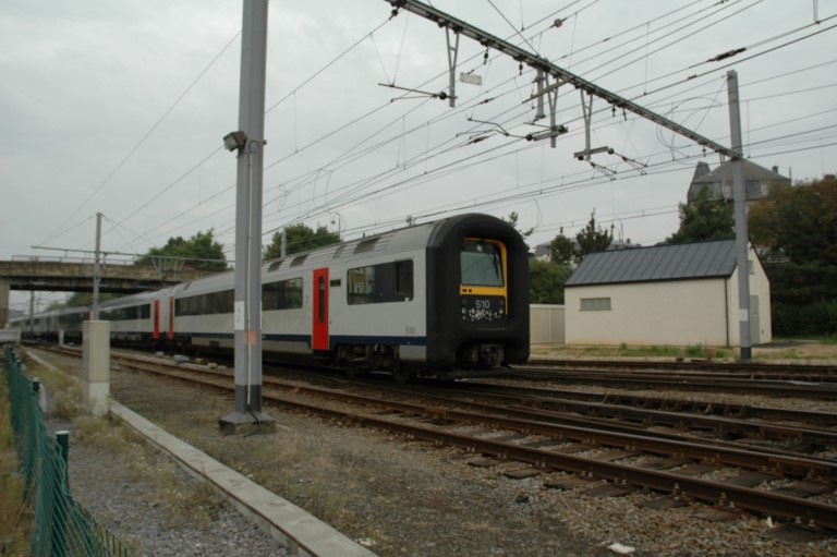 Ecolo dénonce la suppression des trains directs