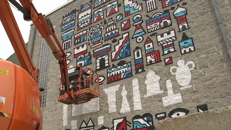 Libramont : une fresque sur les murs du Centre Culturel