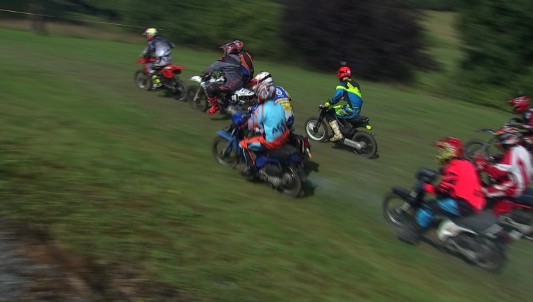 Givry : le motocross avec des "mobs"