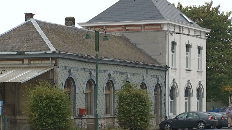 Pas de destruction, la SNCB vend la gare de Longlier !