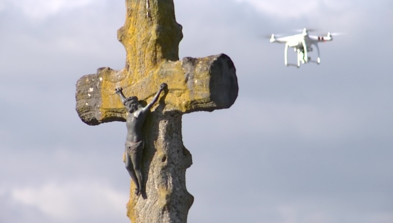 Cimetières : le drone provincial au service de l'arpenteur