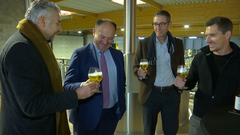 Gouvy : le Ministre-président wallon visite la brasserie Lupulus