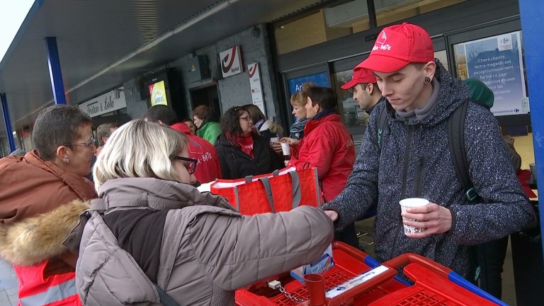 Arrêts de travail aux magasins Carrefour d'Arlon et Marche