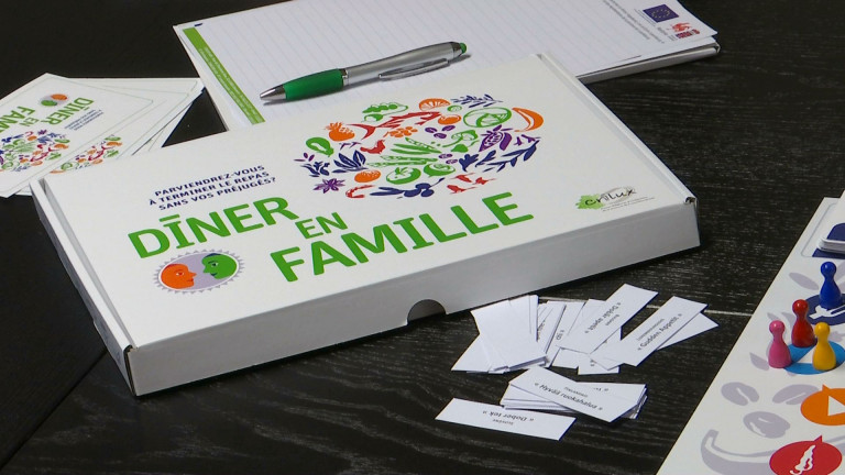 Des sujets tabous à table ? Des diners qui dérapent ? Le crilux sort un jeu baptisé « Diner en famille »