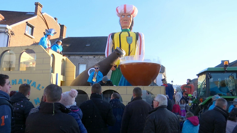 Barvaux : le plus grand géant d'Europe, invité du carnaval