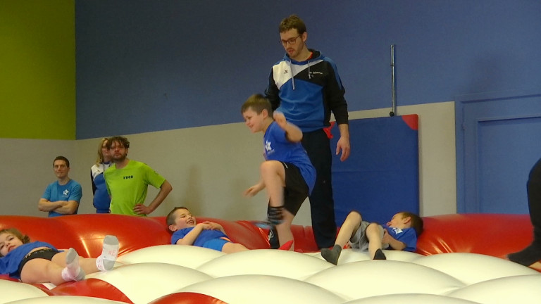 Bastogne. Un "Airtramp" pour l'école du Mardasson
