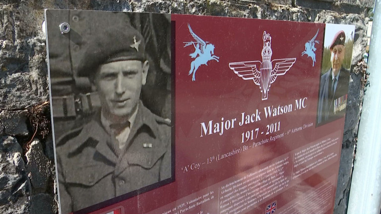 Bure  : inauguration de la Place "Major Jack Watson"